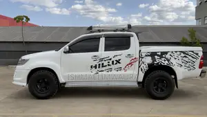 Toyota Hilux SR5 4x4 2013 White
