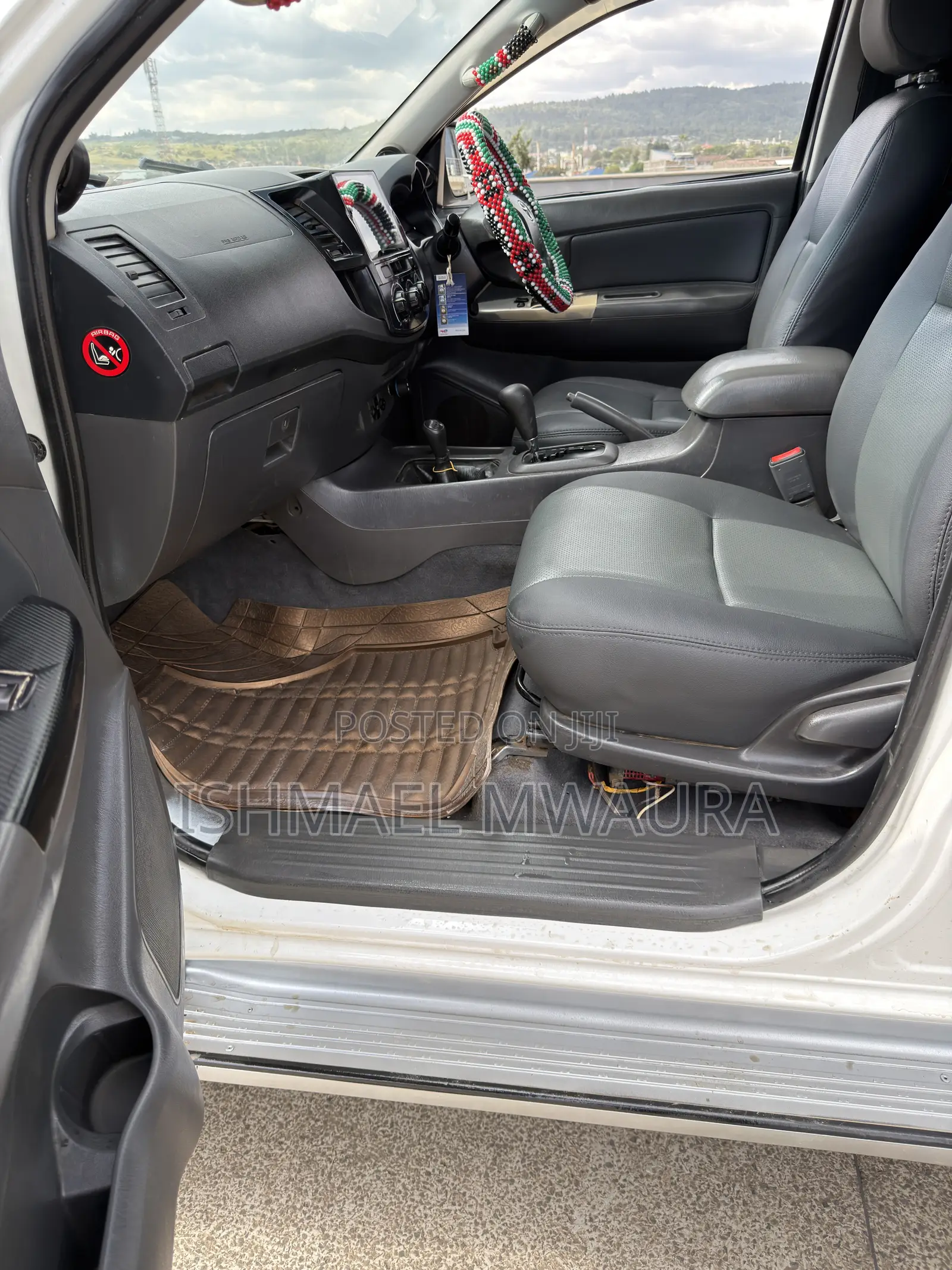 Toyota Hilux SR5 4x4 2013 White