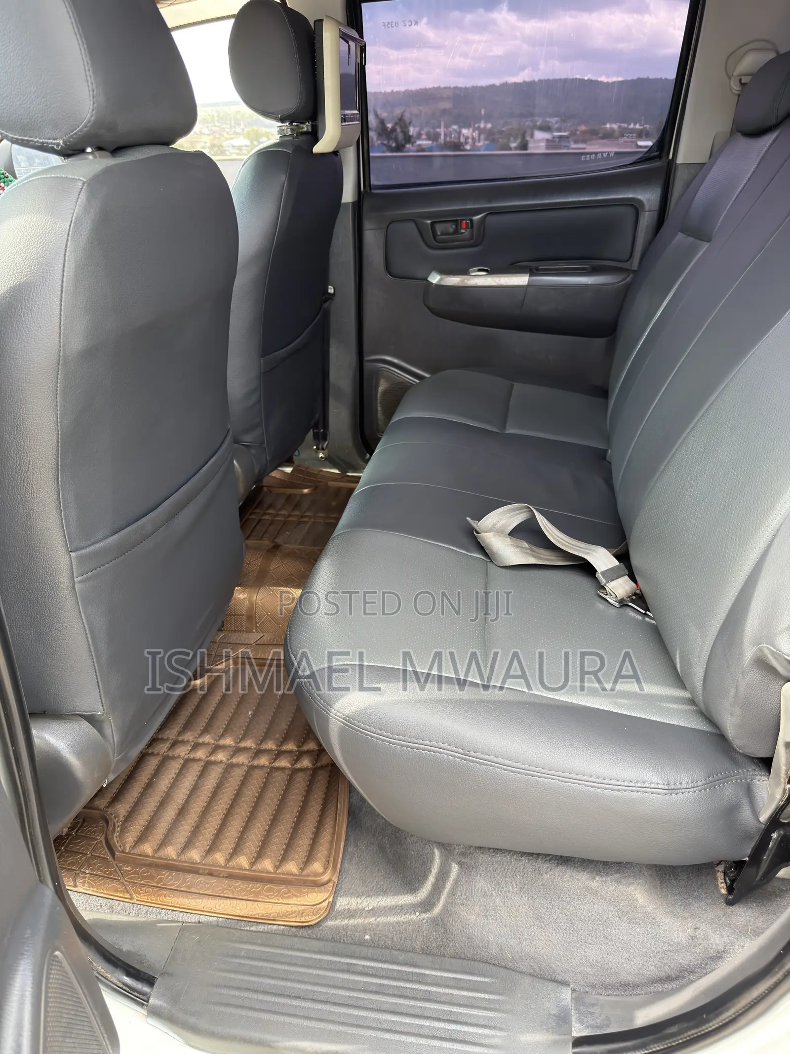 Toyota Hilux SR5 4x4 2013 White