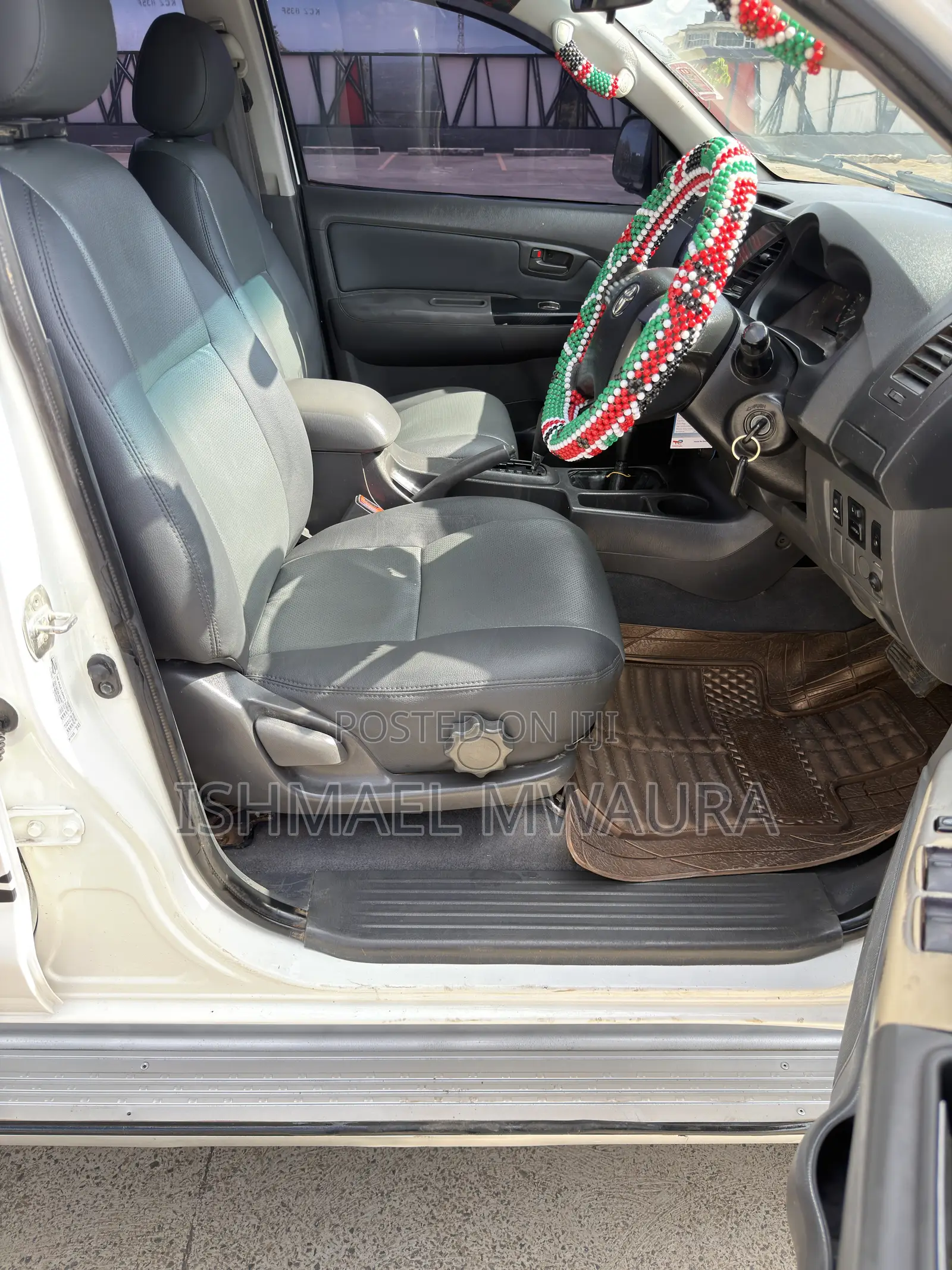 Toyota Hilux SR5 4x4 2013 White