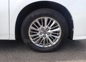 Toyota Alphard 2.5 Hybrid AWD 2019 Pearl
