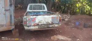 Toyota Hilux 1970 White