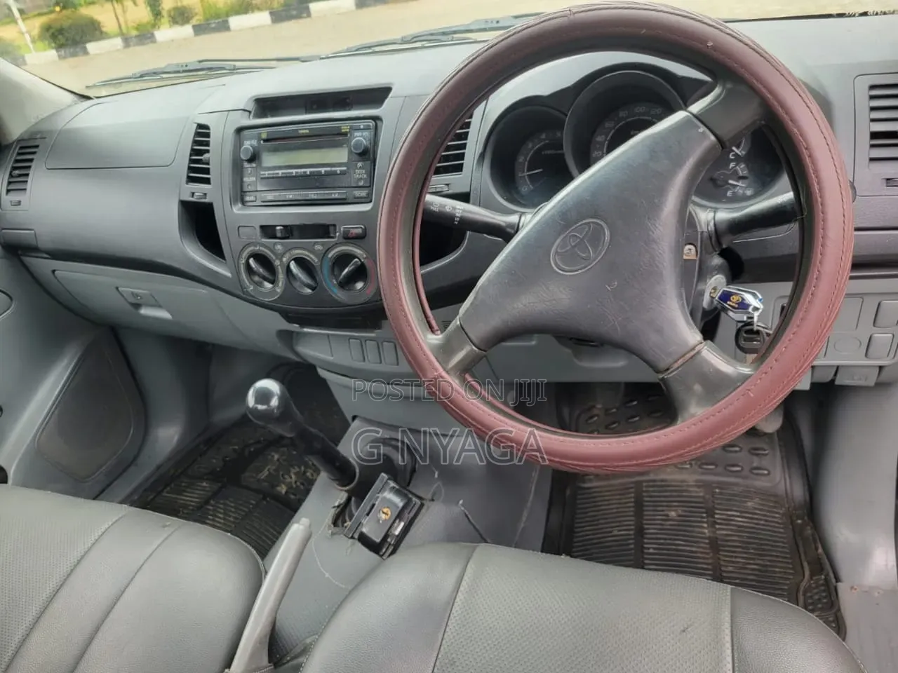 Toyota Hilux 2010 White