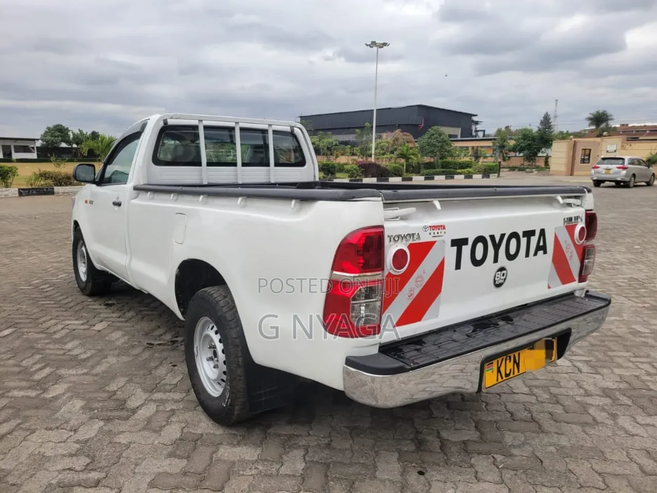 Toyota Hilux 2010 White