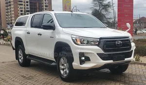 Toyota Hilux Revo Double Cab Deisel 2.4 AWD 2019 White