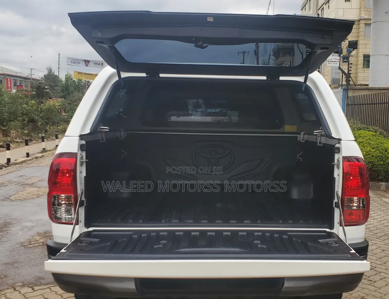 Toyota Hilux Revo Double Cab Deisel 2.4 AWD 2019 White