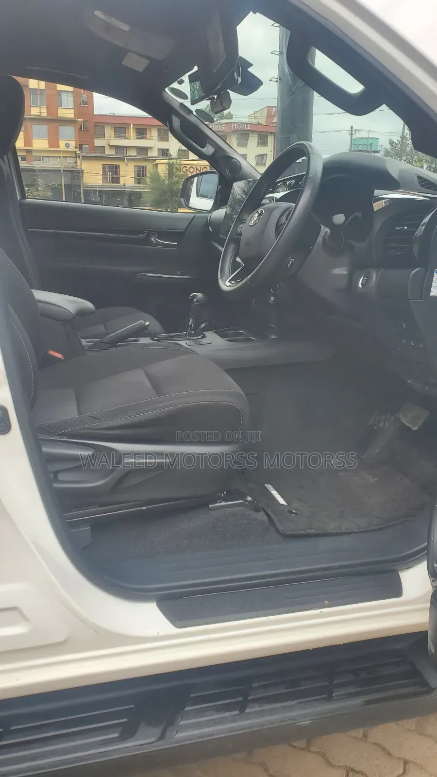 Toyota Hilux Revo Double Cab Deisel 2.4 AWD 2019 White