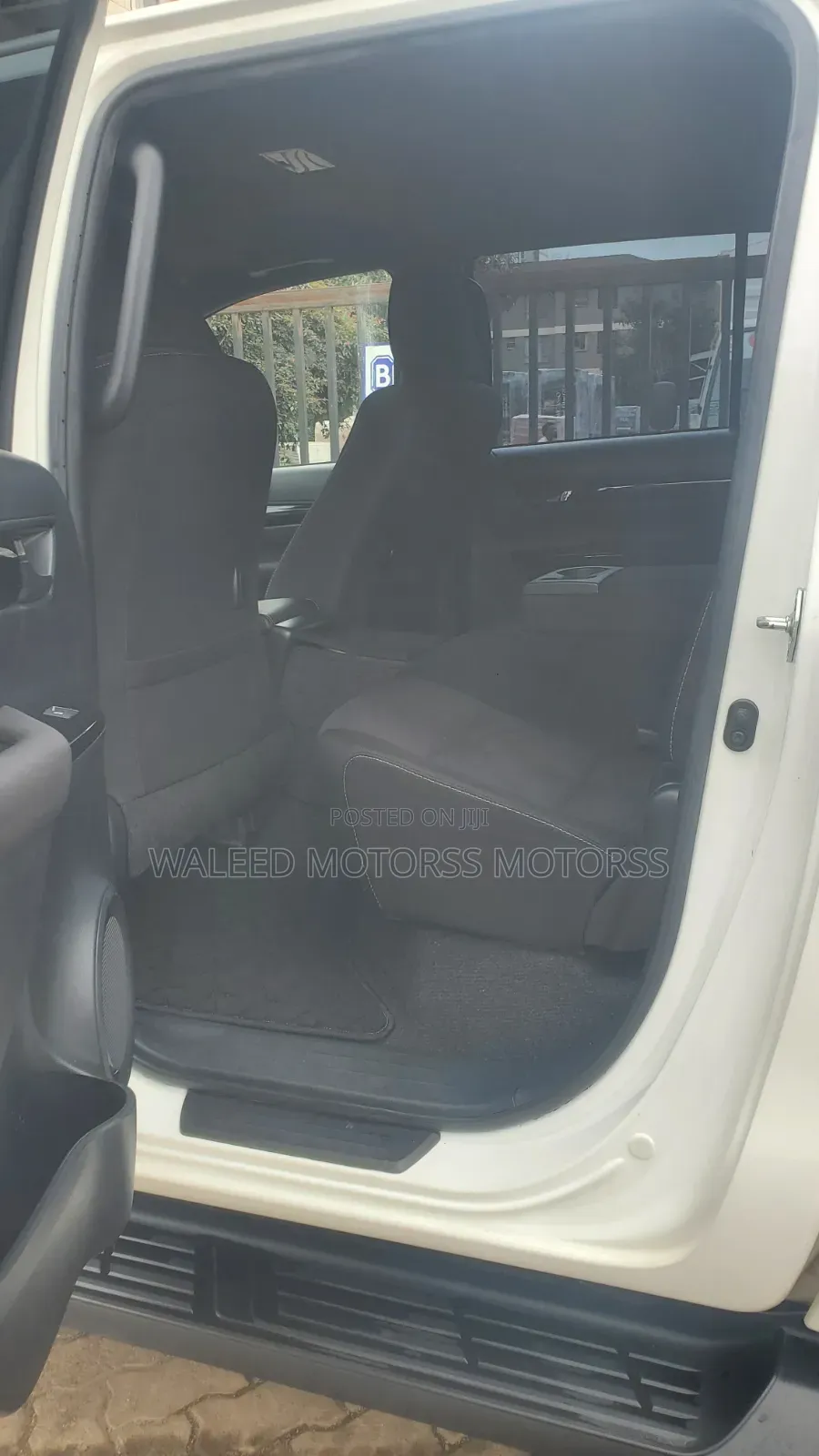 Toyota Hilux Revo Double Cab Deisel 2.4 AWD 2019 White