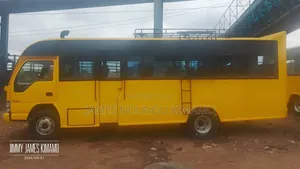 Isuzu NQR 2017 Yellow