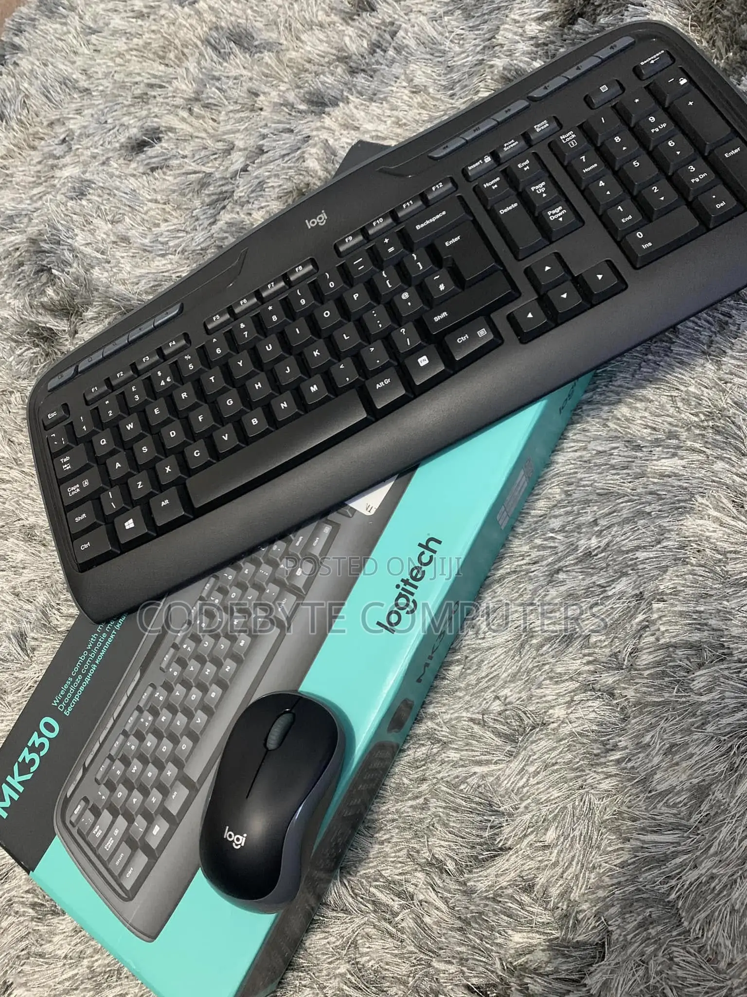 Logitech Mk330 Wireless Keyboard and Mouse Combo