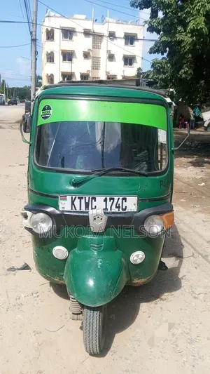 Piaggio 2023 Green