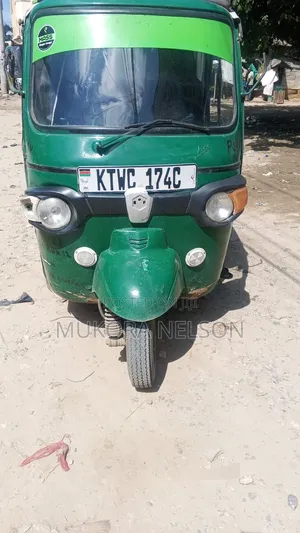 Piaggio 2023 Green