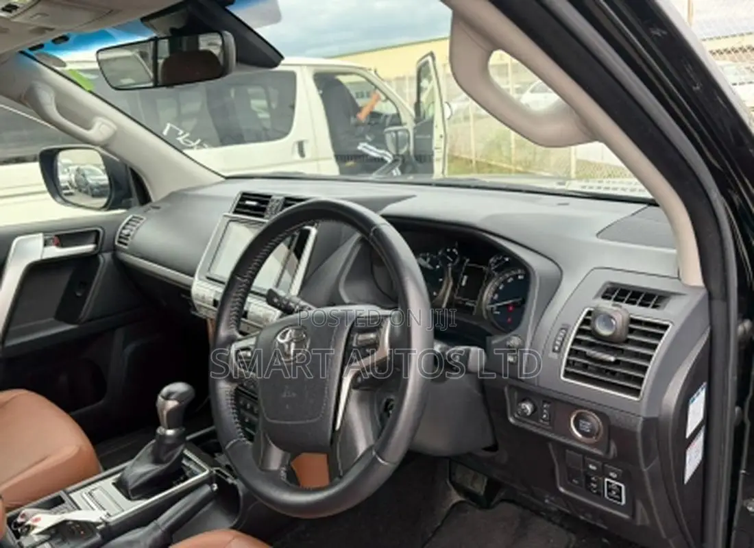 Toyota Land Cruiser Prado 2.8 2021 Black