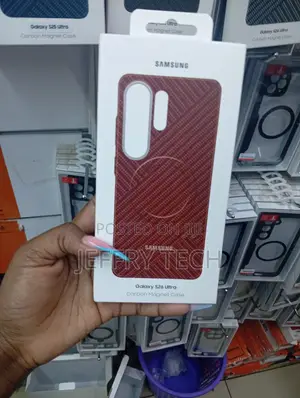 Samsung Galaxy S26 Ultra Carbon Magnet Case in Red.