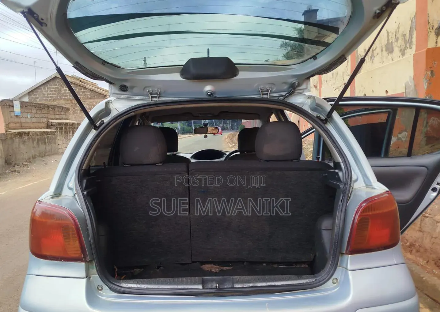 Toyota Vitz 2004 Silver