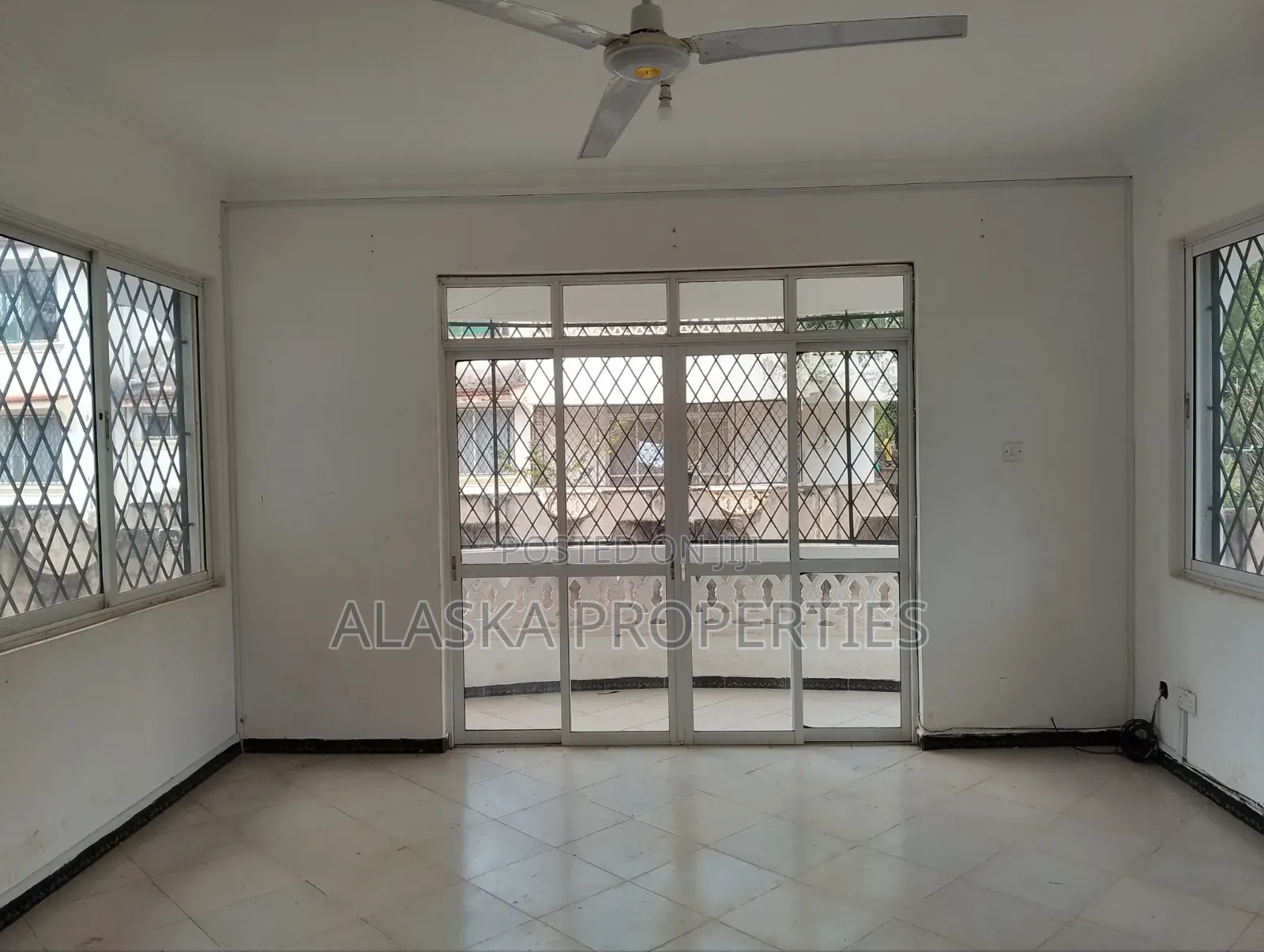 4bdrm Apartment in Beach Road Village, Nyali Mkomani for rent