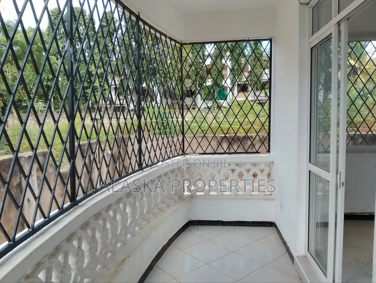 4bdrm Apartment in Beach Road Village, Nyali Mkomani for rent