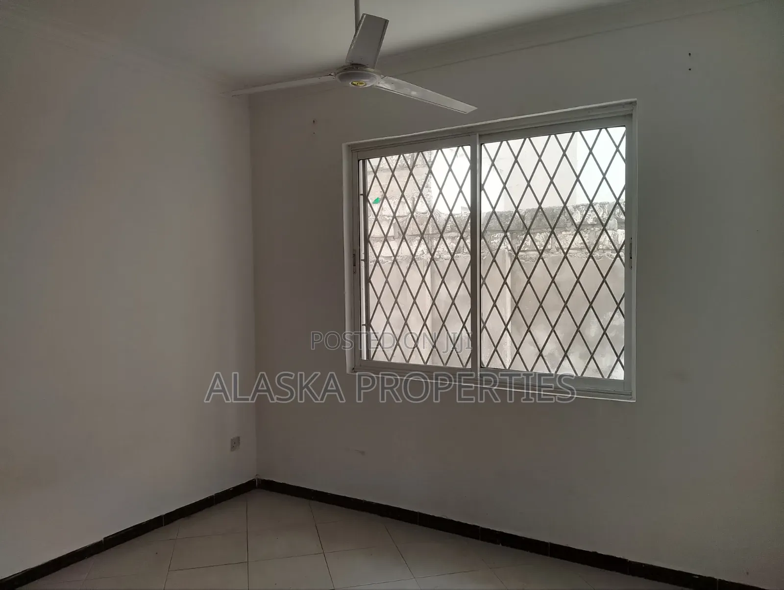 4bdrm Apartment in Beach Road Village, Nyali Mkomani for rent