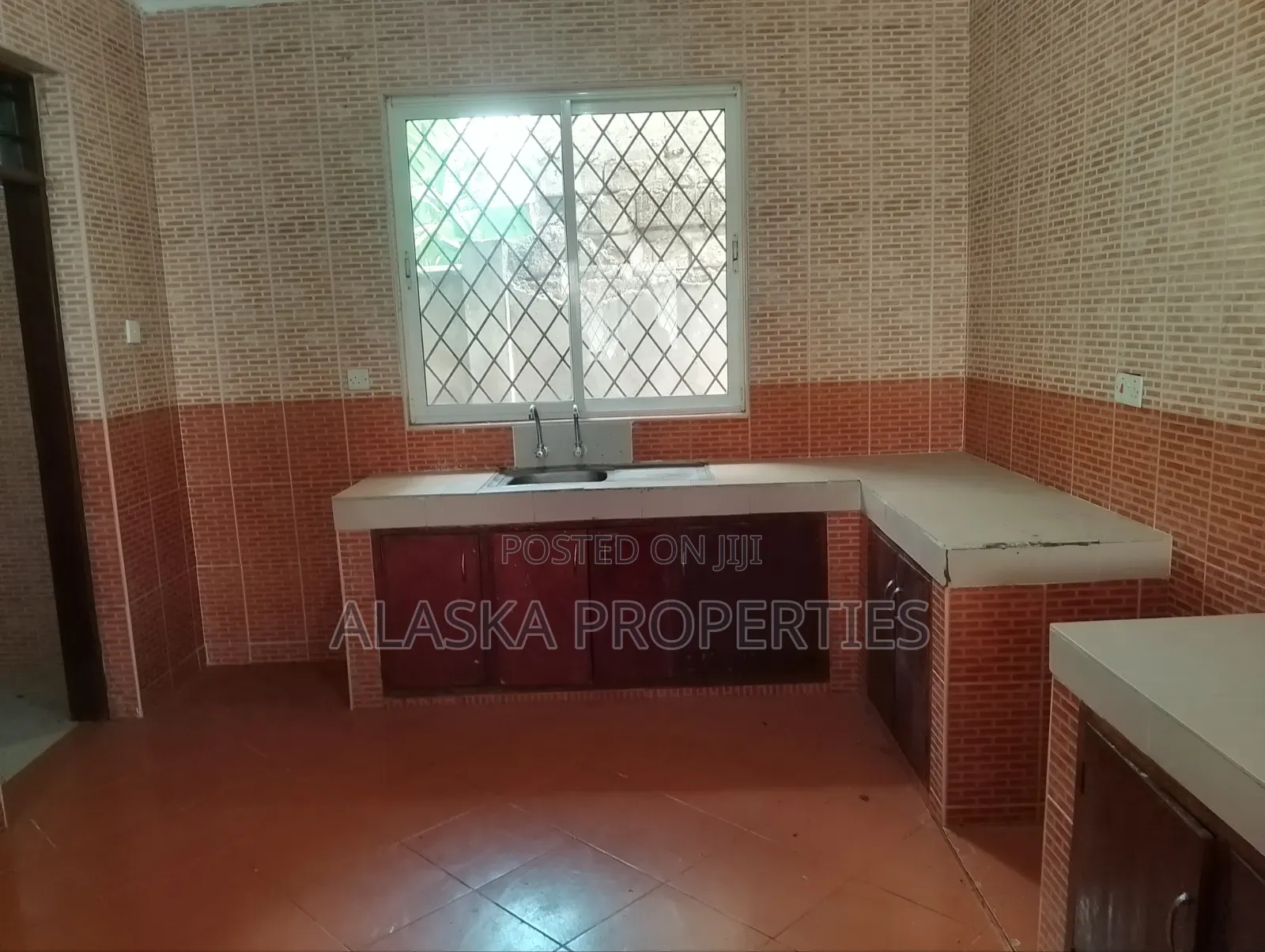 4bdrm Apartment in Beach Road Village, Nyali Mkomani for rent