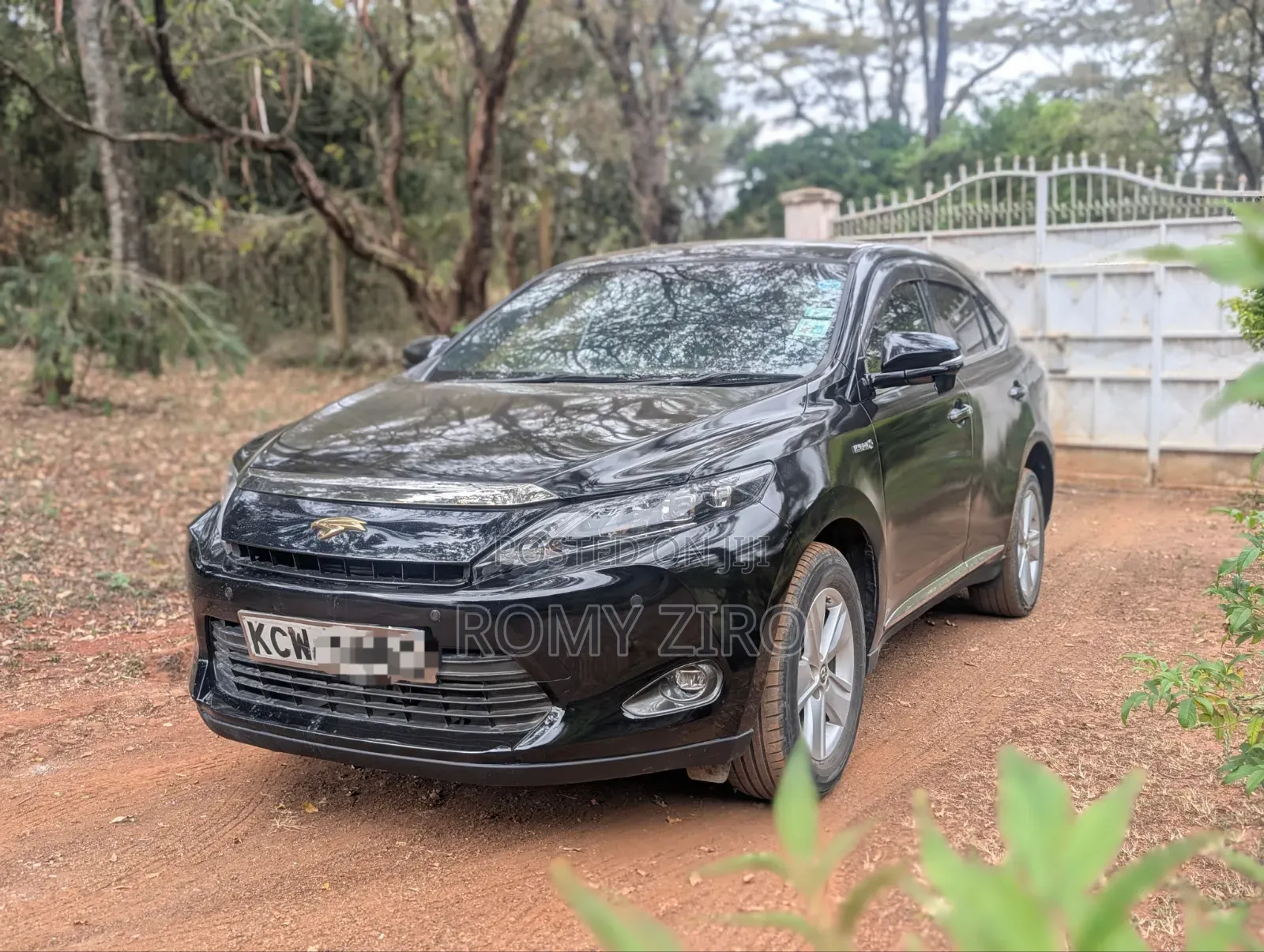 Toyota Harrier 2.5 Hybrid 4WD 2014 Black