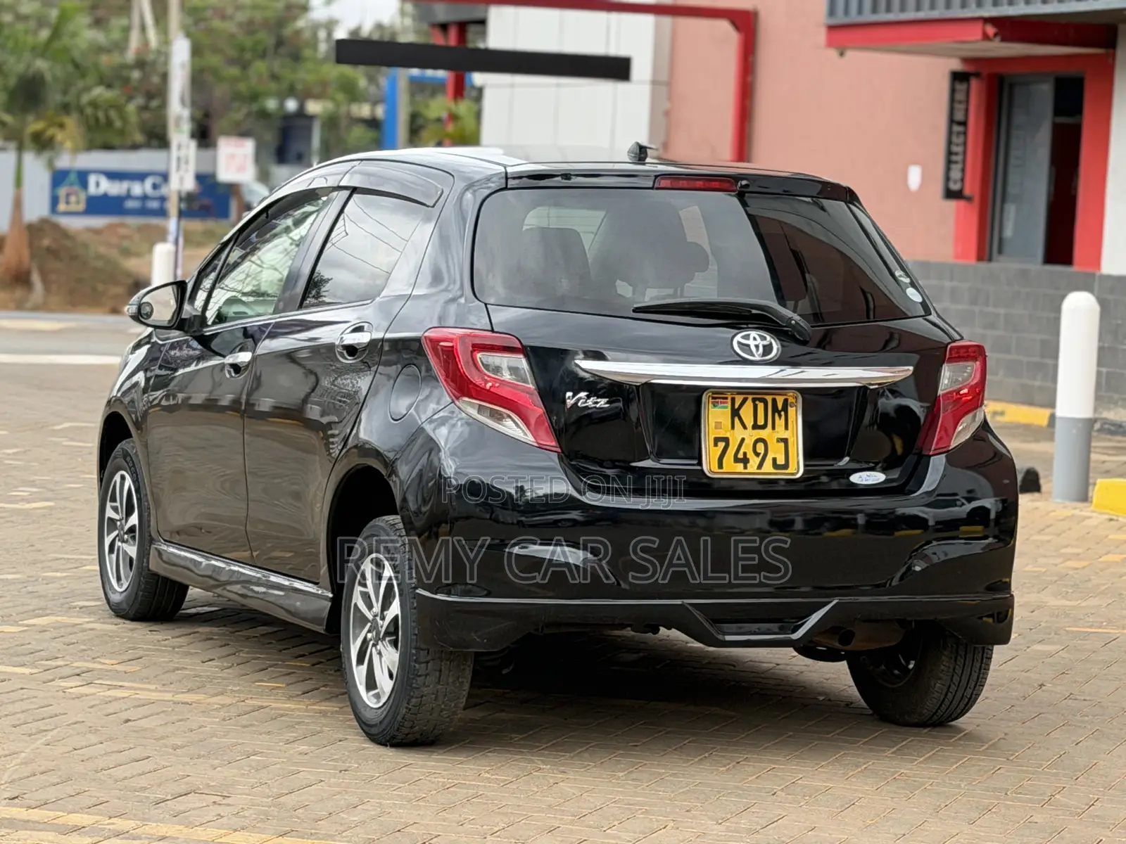 Toyota Vitz 2016 Black
