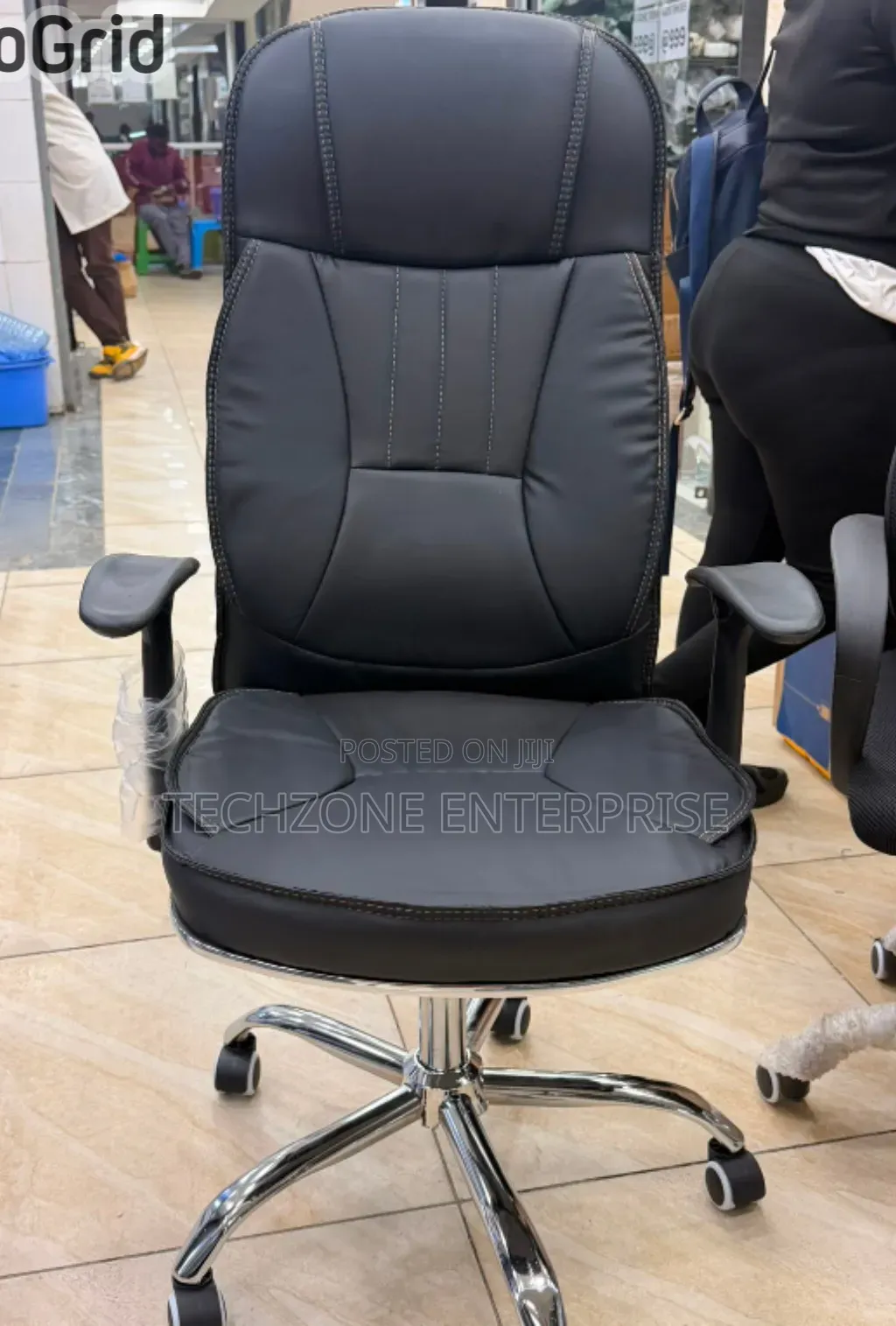 Bossy Executive Leather Office Chair ~ High Back ,,
