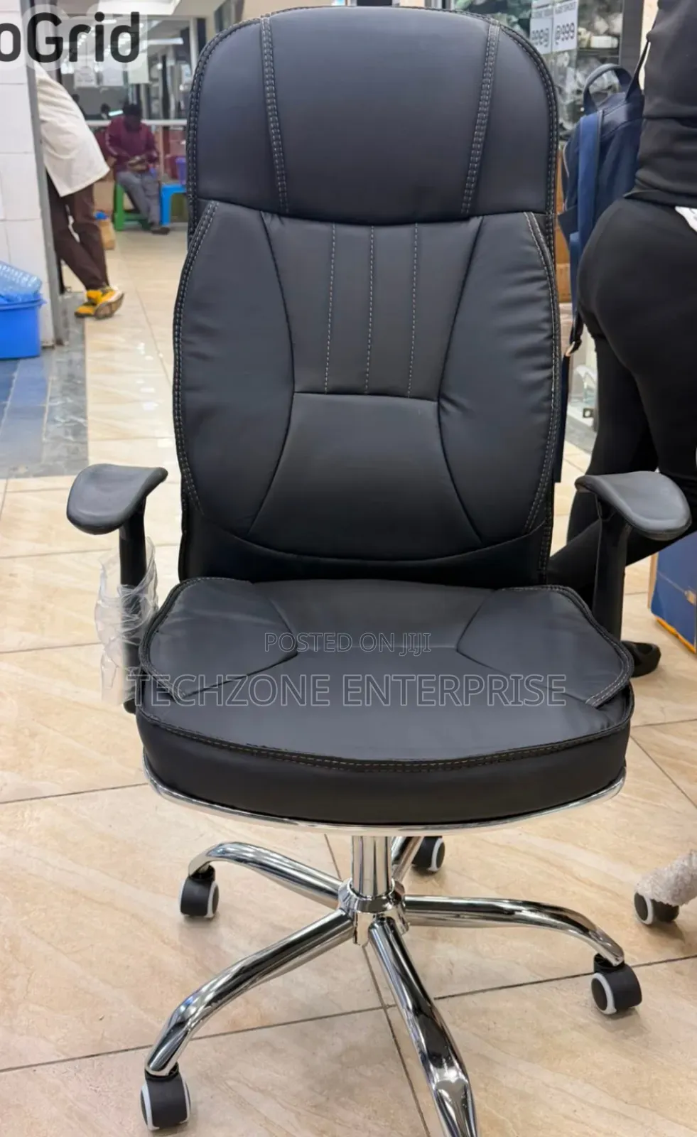 Bossy Executive Leather Office Chair ~ High Back ,,