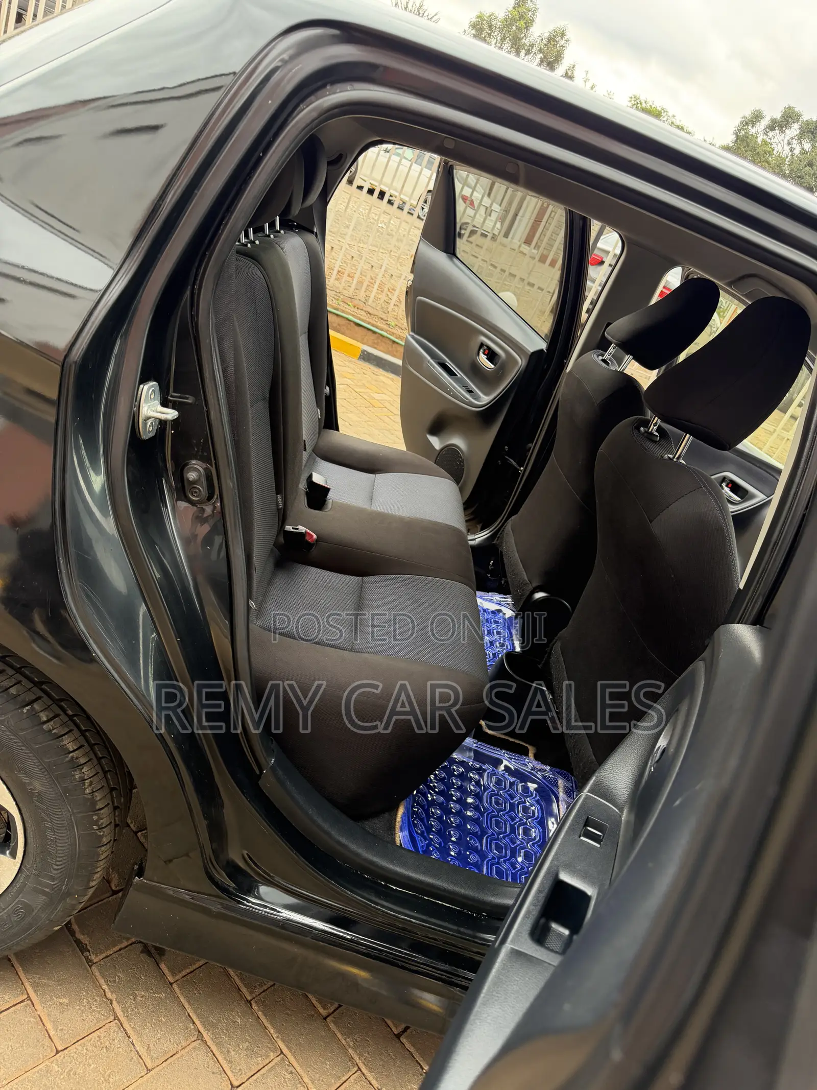 Toyota Vitz 2016 Black