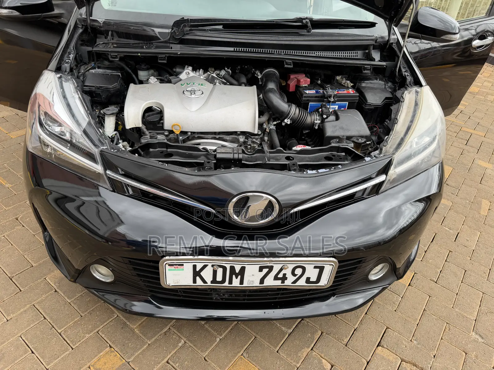 Toyota Vitz 2016 Black