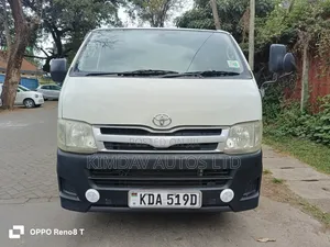 Toyota HiAce 2013 White