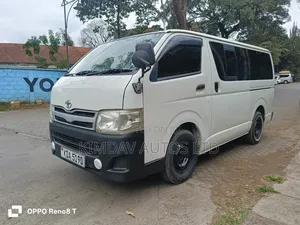 Toyota HiAce 2013 White