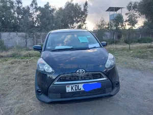 Toyota Sienta 2017 Black