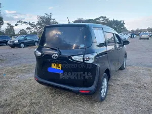 Toyota Sienta 2017 Black