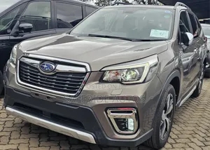 Subaru Forester Premium AWD 2019 Gold