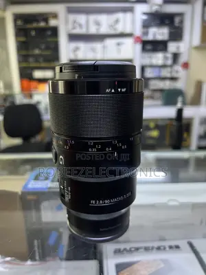 Sony FE 90mm F/2.8 Macro G OSS Lens