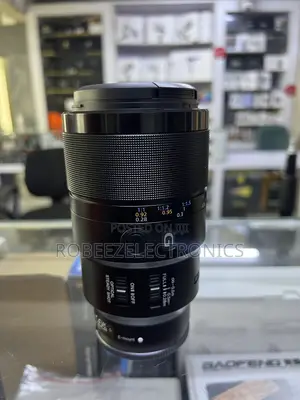 Sony FE 90mm F/2.8 Macro G OSS Lens