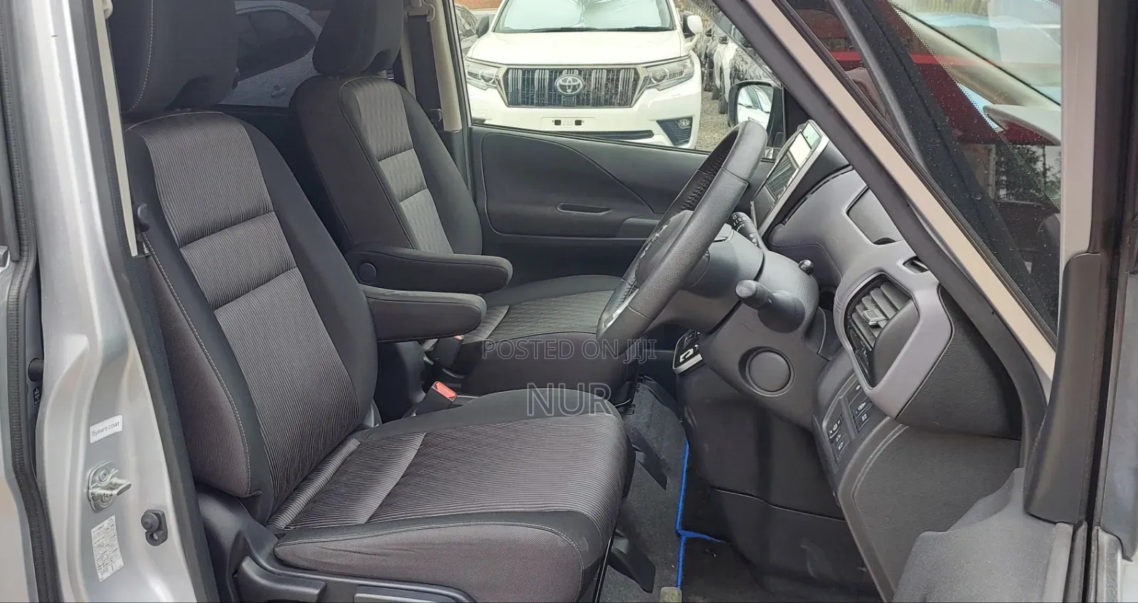 Nissan Serena 2019 Silver