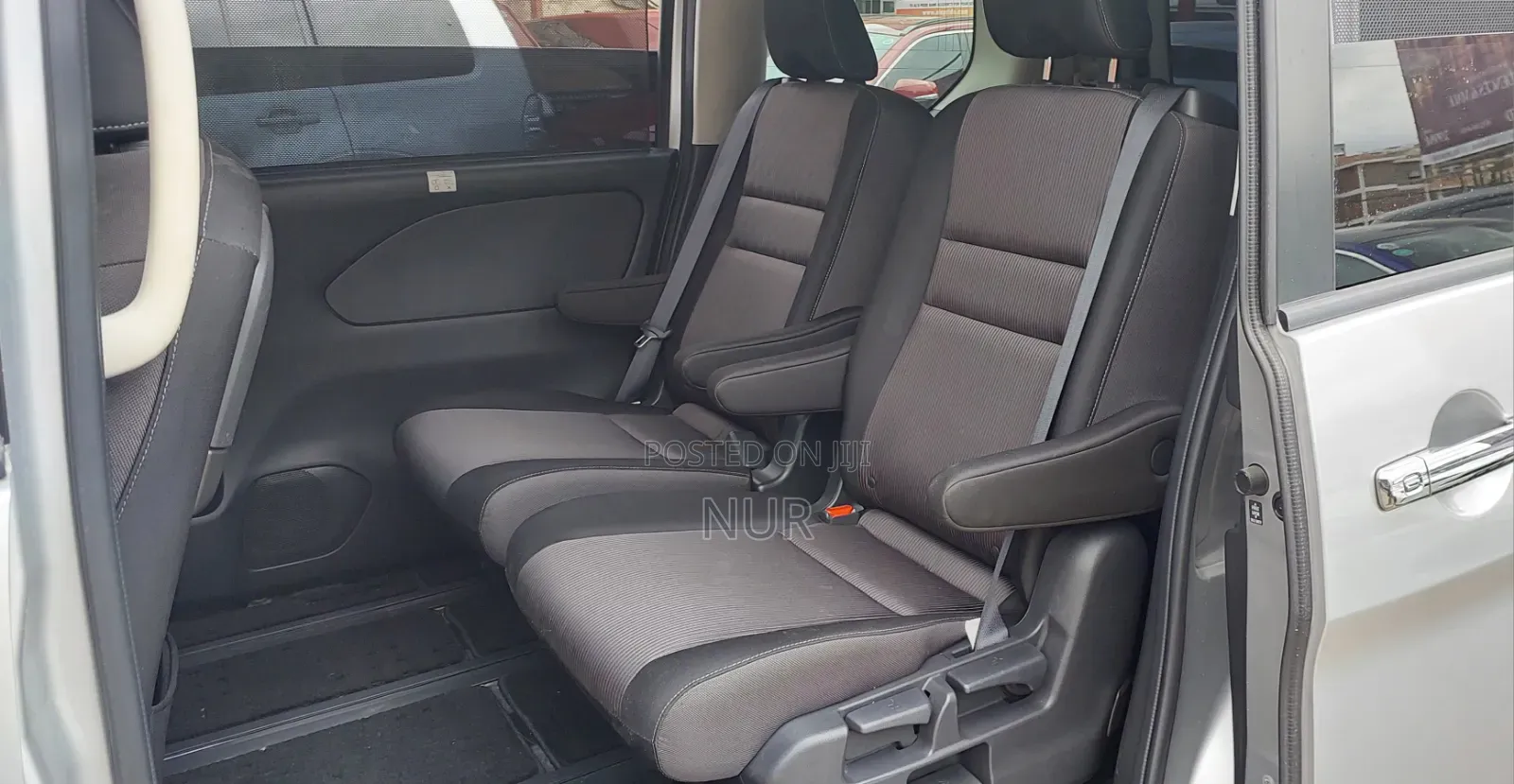 Nissan Serena 2019 Silver