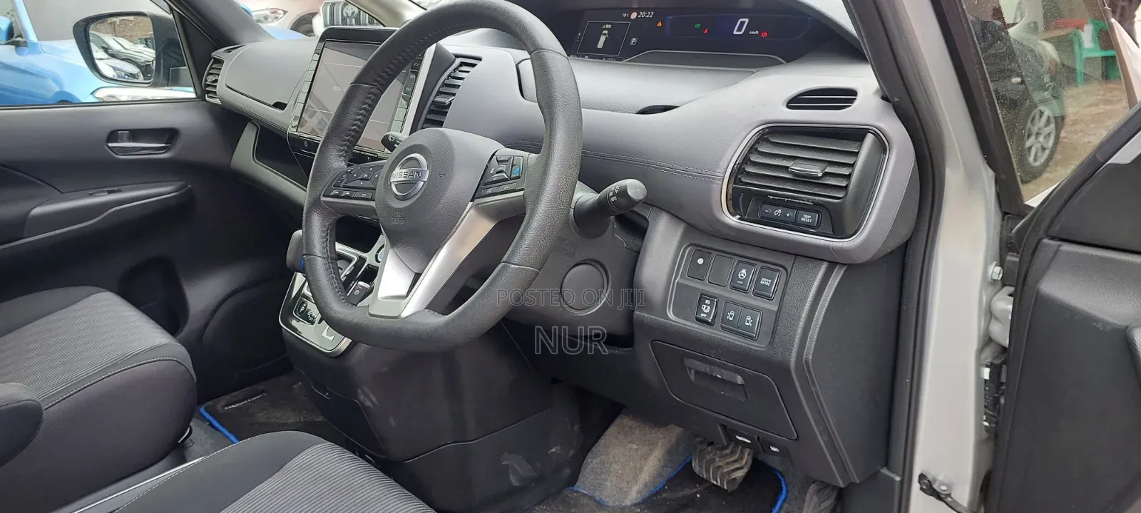 Nissan Serena 2019 Silver