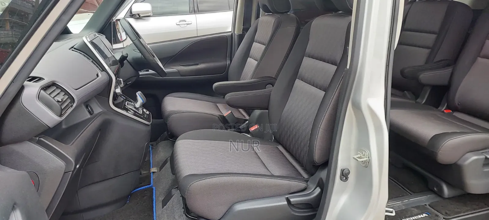 Nissan Serena 2019 Silver