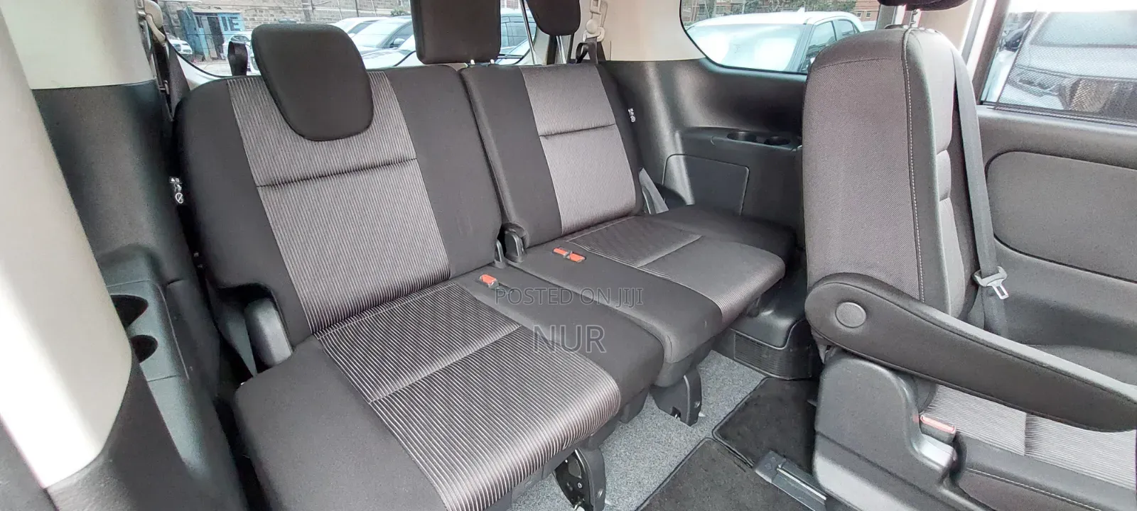 Nissan Serena 2019 Silver