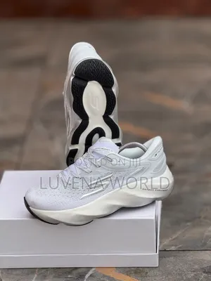 Black White Skechers