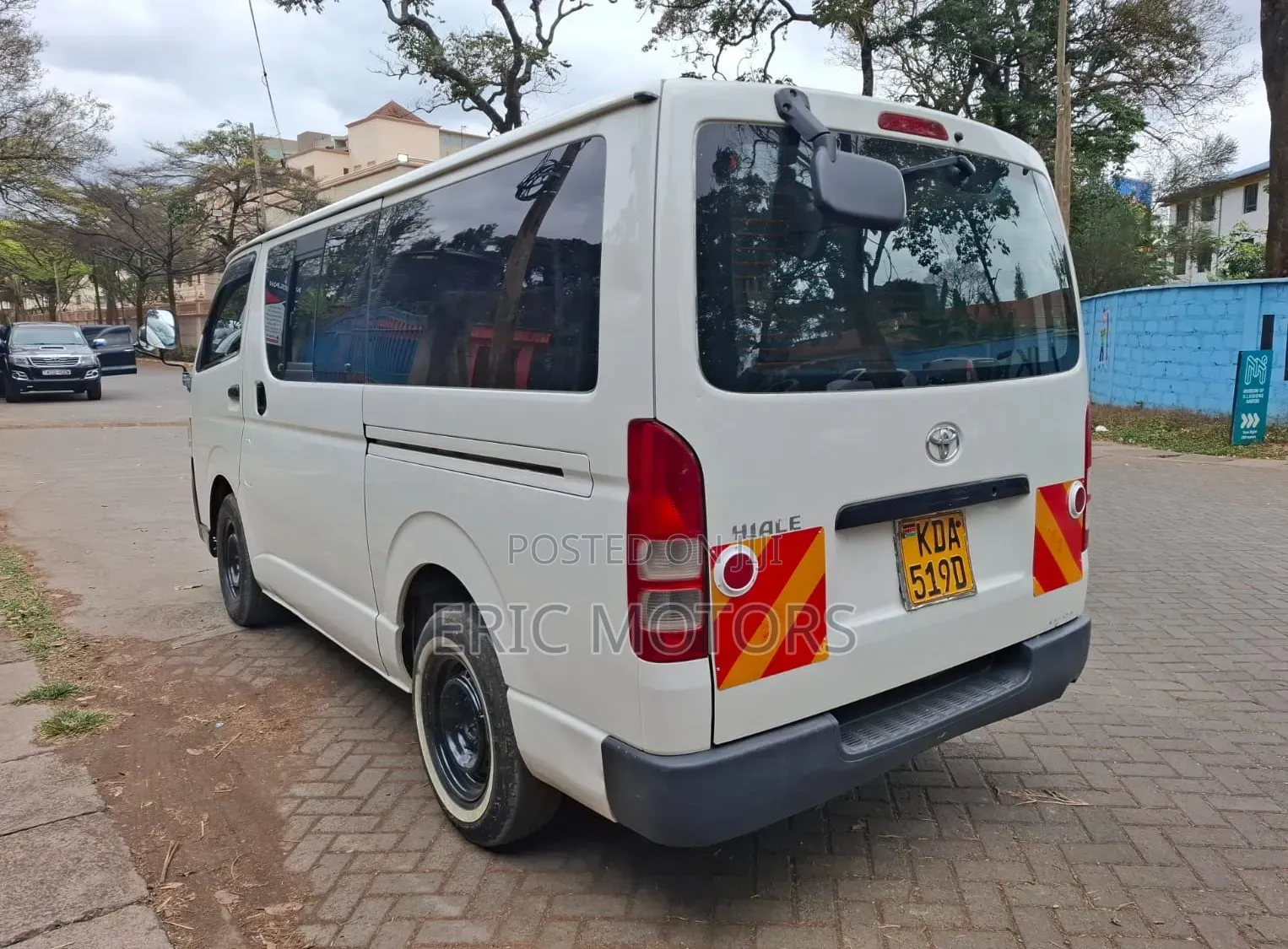 Toyota HiAce 2013 White
