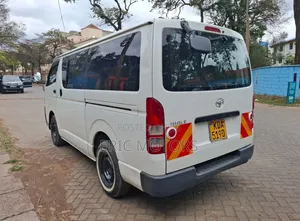 Toyota HiAce 2013 White