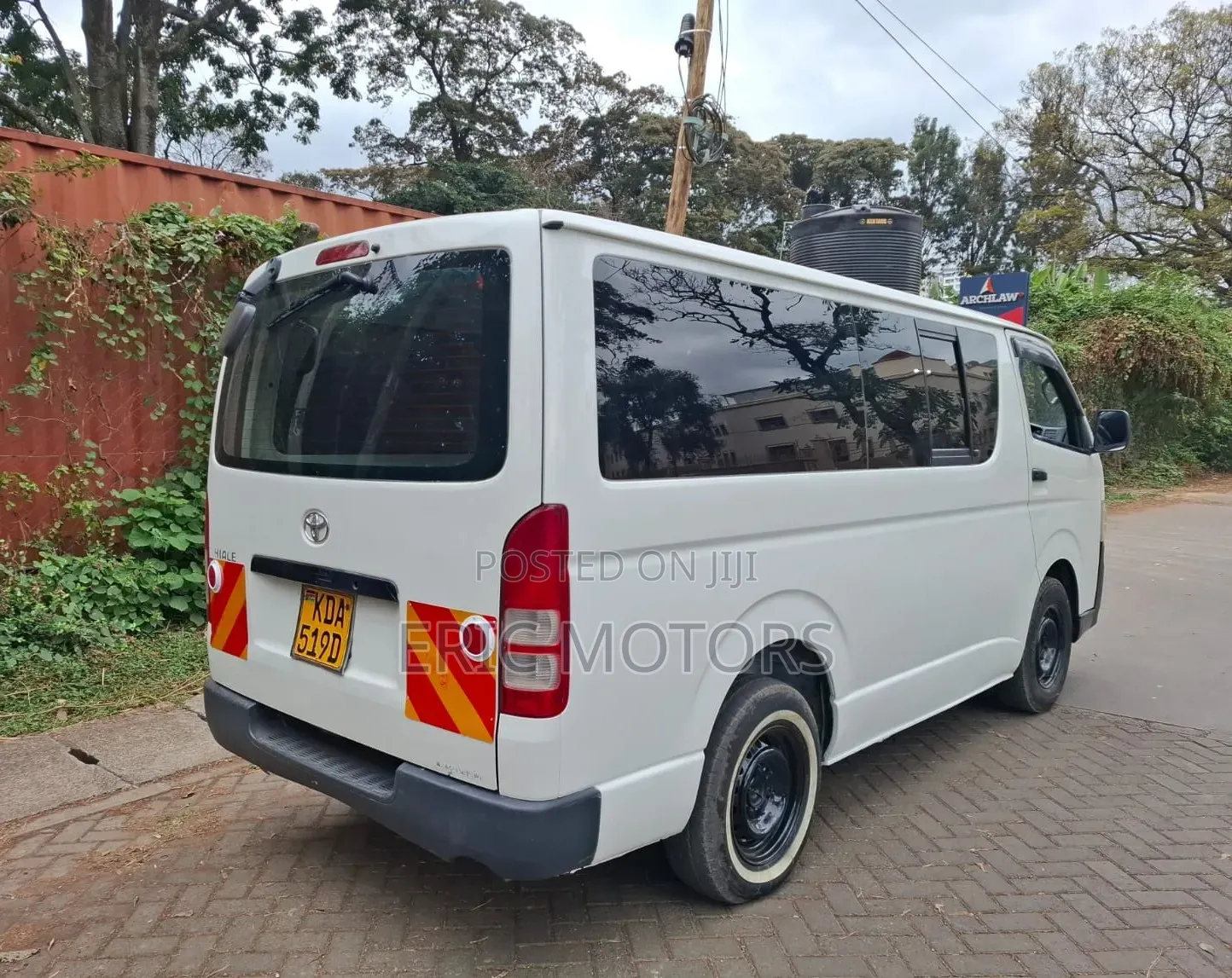 Toyota HiAce 2013 White