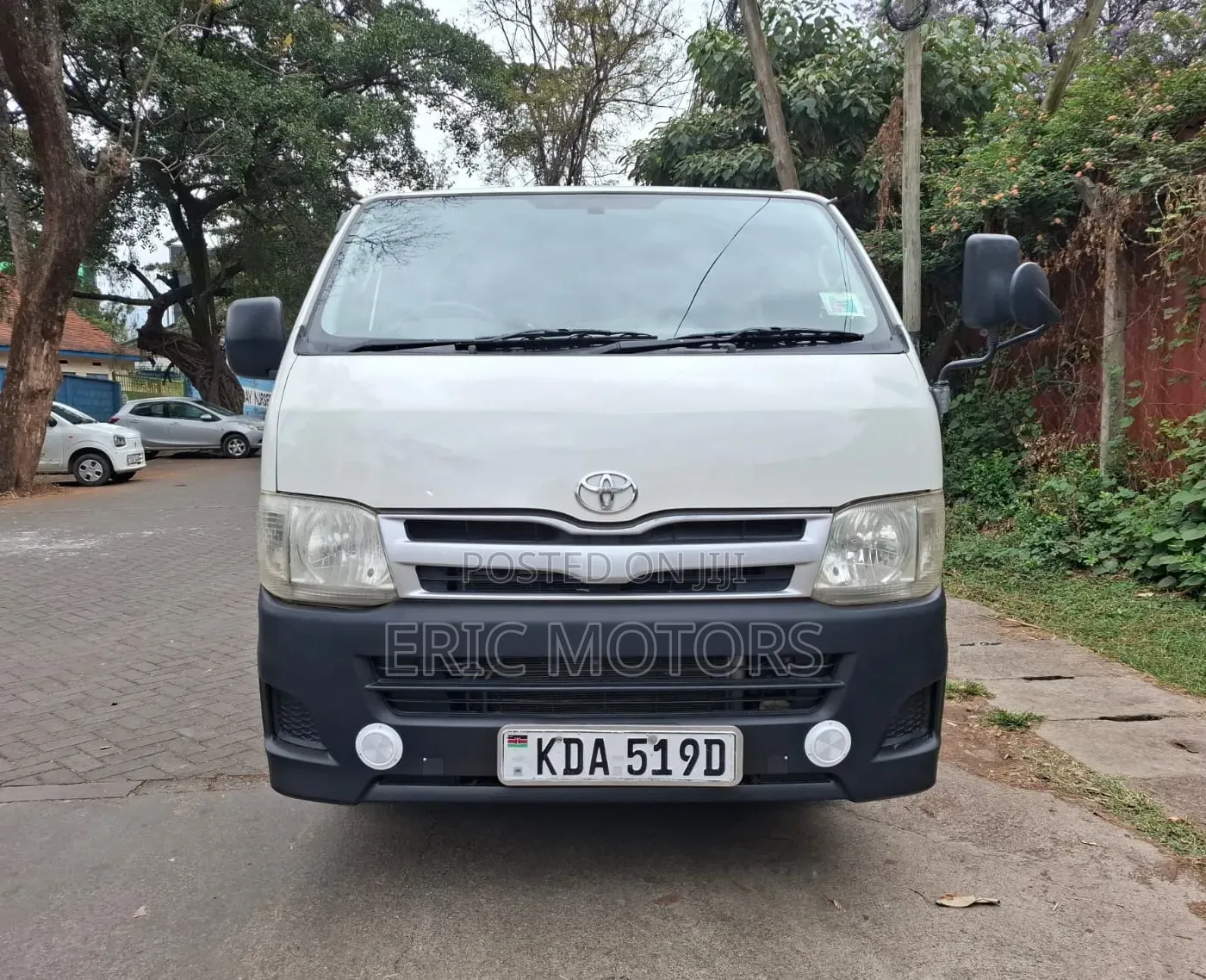 Toyota HiAce 2013 White