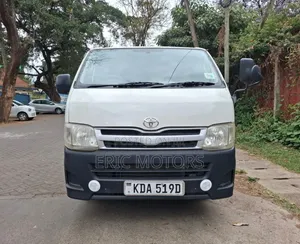 Toyota HiAce 2013 White