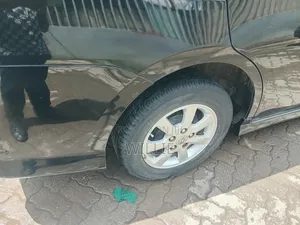 Toyota ISIS 2013 Black