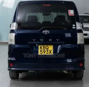Toyota Voxy X 2WD 8-Seater 2004 Blue