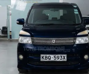 Toyota Voxy X 2WD 8-Seater 2004 Blue